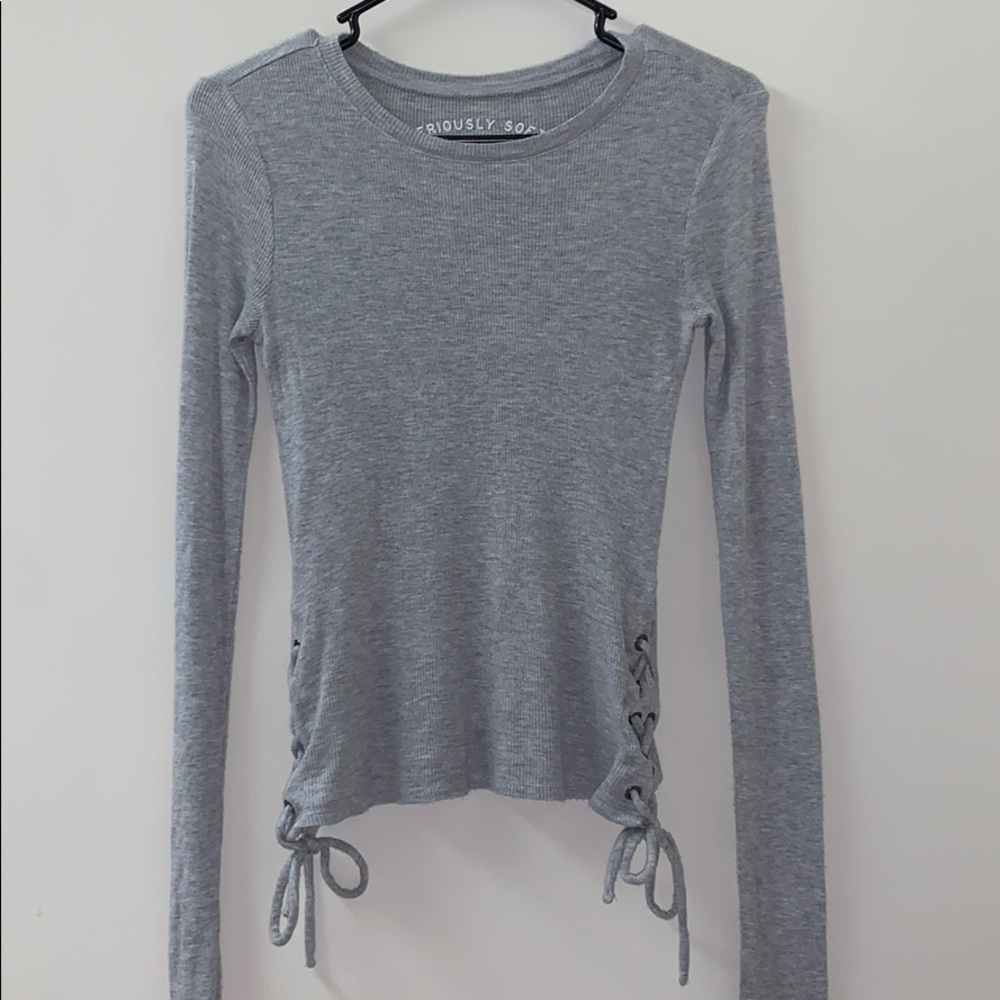 Long sleeve grey top
